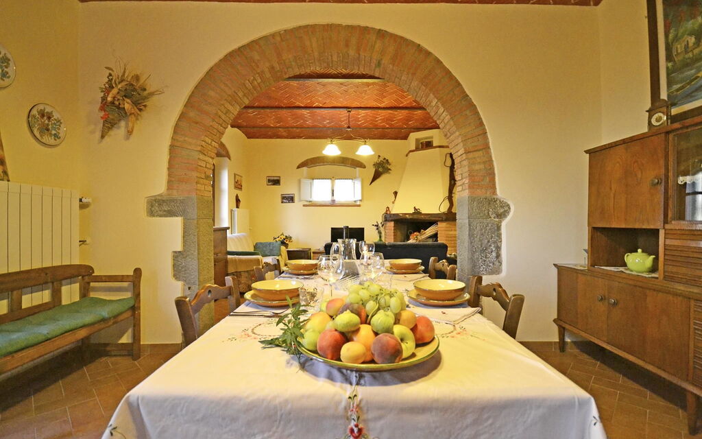 Appartamento Luna: Dining room and living room