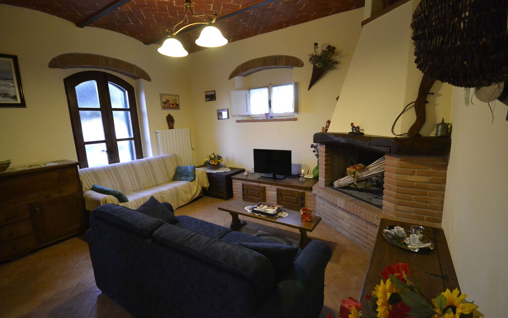 Appartamento Luna: Main entrance and living room