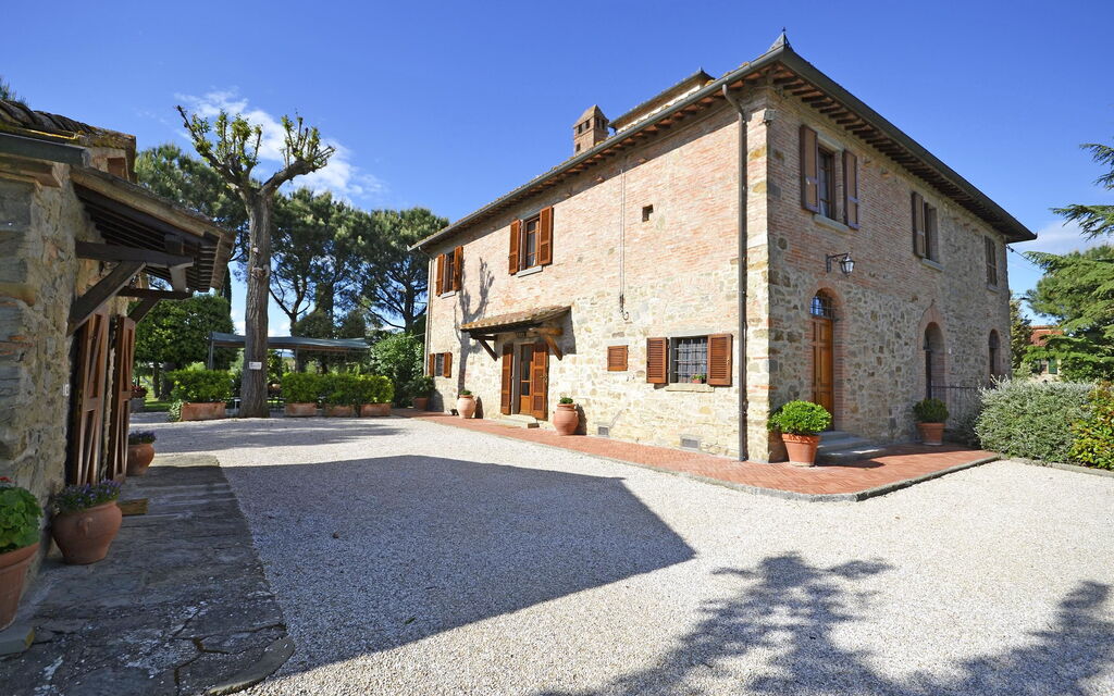 Casa i Pini: Outdoor view and main entrance