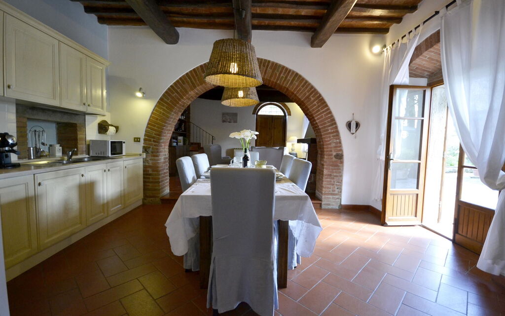 Casa i Pini: Kitchen and dining room