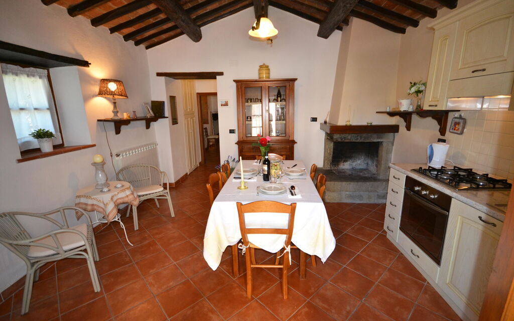 Casa i Pini: Kitchen and dining room