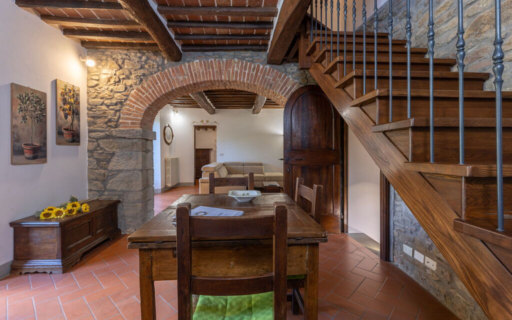 Villa San Pietro: Hallway with stairs