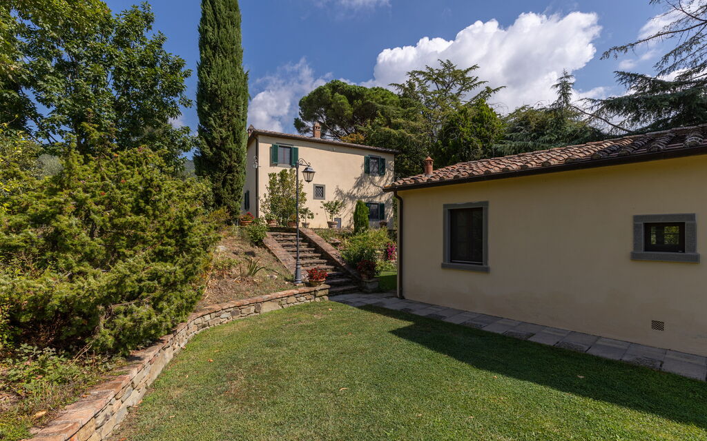 Villa San Pietro: Garden and outdoor view
