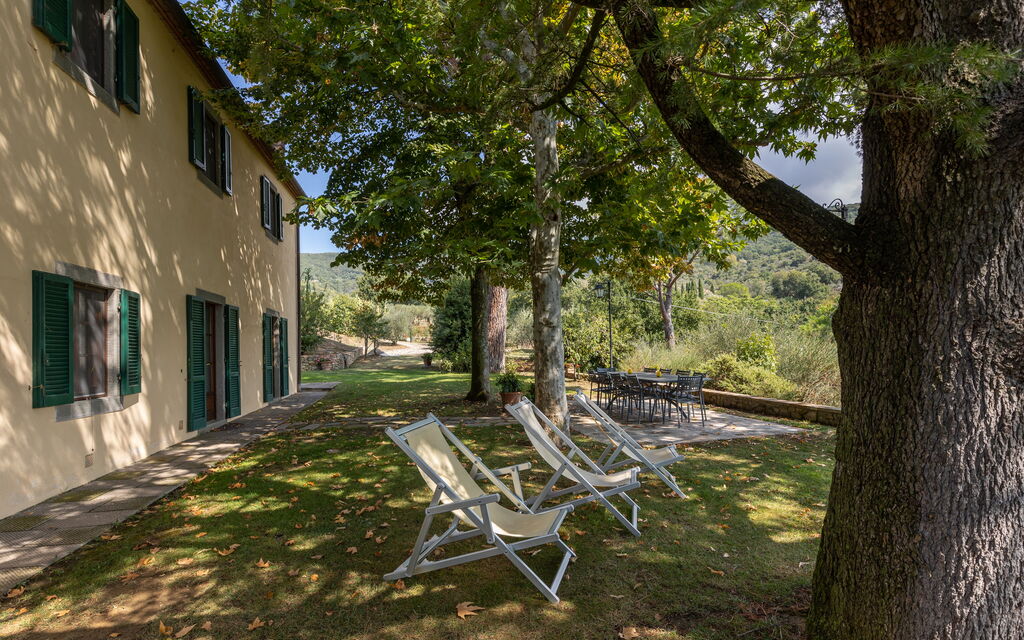 Villa San Pietro: Garden and outdoor view