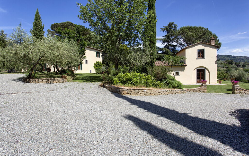 Villa San Pietro: Garden and outdoor view