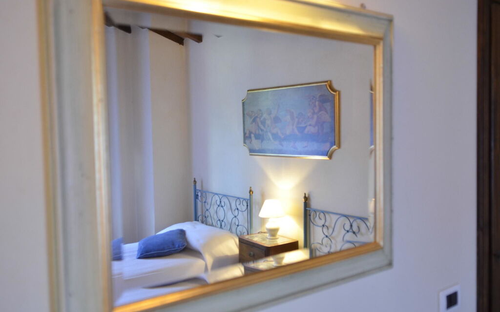 Villa San Pietro: Double bedroom detail