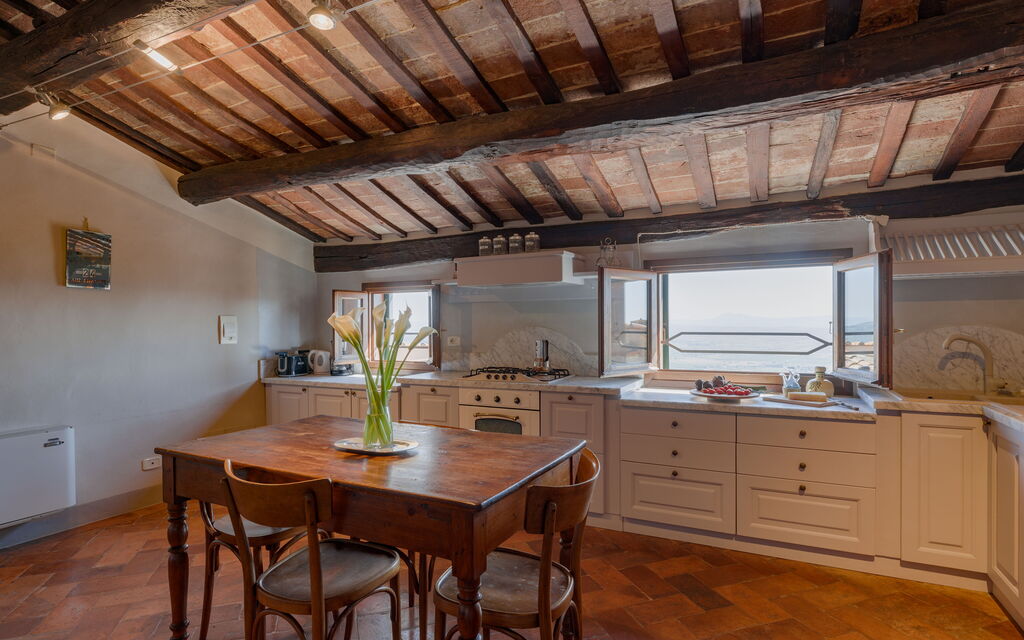 Terrazza Cortonese: Kitchen and dining room