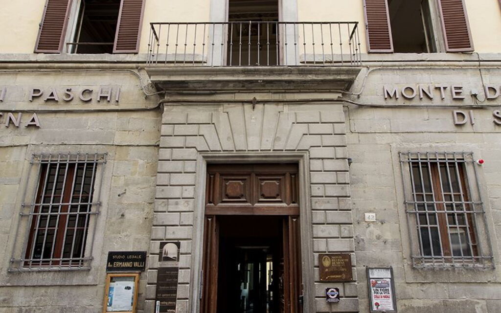 Terrazza Cortonese: Main entrance and outdoor view
