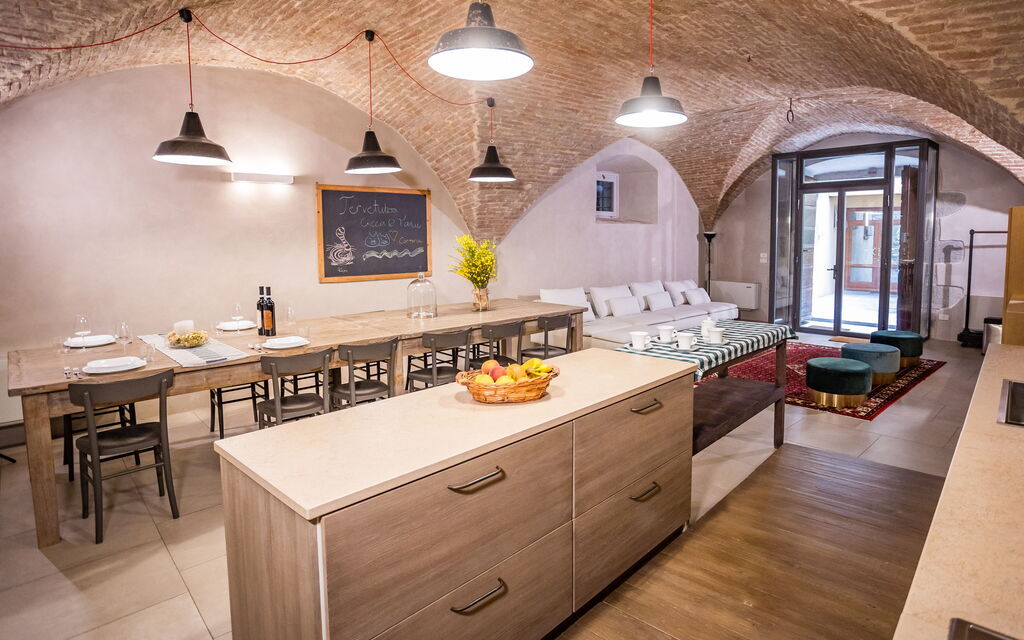 Appartamento La Corte: Dining room, living room and kitchen