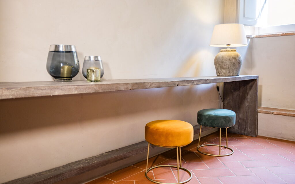 Appartamento La Corte: Double bedroom detail